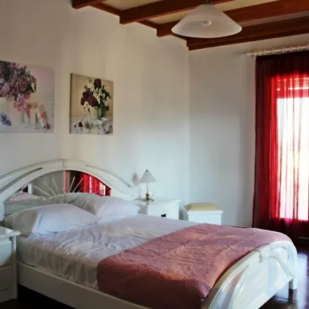 Antonia * Giannádes