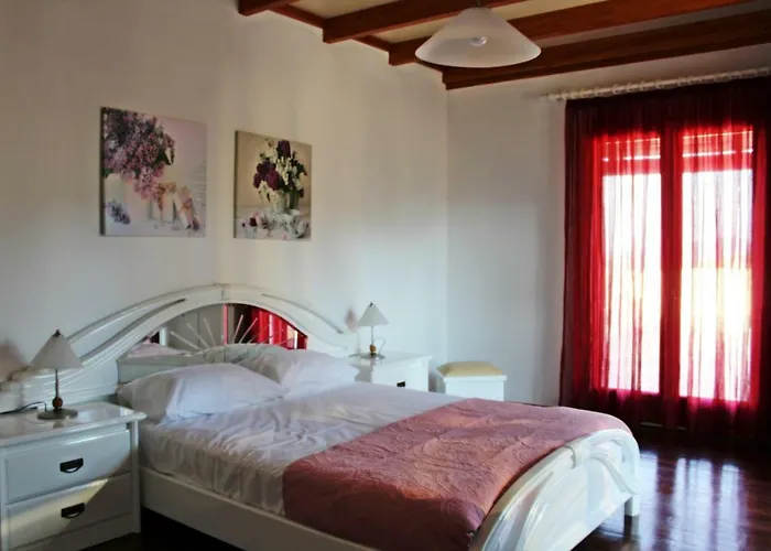 Antonia * Giannádes